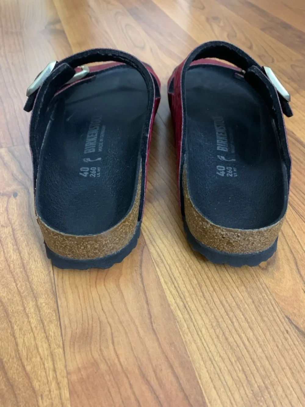 ♥️ RARE! Red Velvet Textile Birkenstock Arizona • Size 40 or 9/9.5 - Picture 4 of 8
